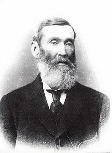 出生於愛爾蘭都柏林的艾尼亞斯・科菲（Aeneas Coffey），他也是柱式蒸餾器（科菲蒸餾器）發明人，改變了威士忌產業。（翻攝自維基百科）