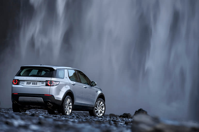 2015_Land_Rover_Discovery_Sport_5