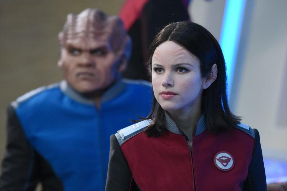 THE ORVILLE: L-R: Peter Macon and Halston Sage in the "If the Stars Should Appear" episode of THE ORVILLE airing Thursday, Sept. 28 (9:01-10:00 PM ET/PT) on FOX. ©2017 Fox Broadcasting Co. Cr: Michael Becker/FOX