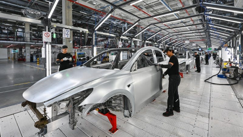 Tesla started car production in Germany in 2021. – Photo: Patrick Pleul/picture alliance (Getty Images)