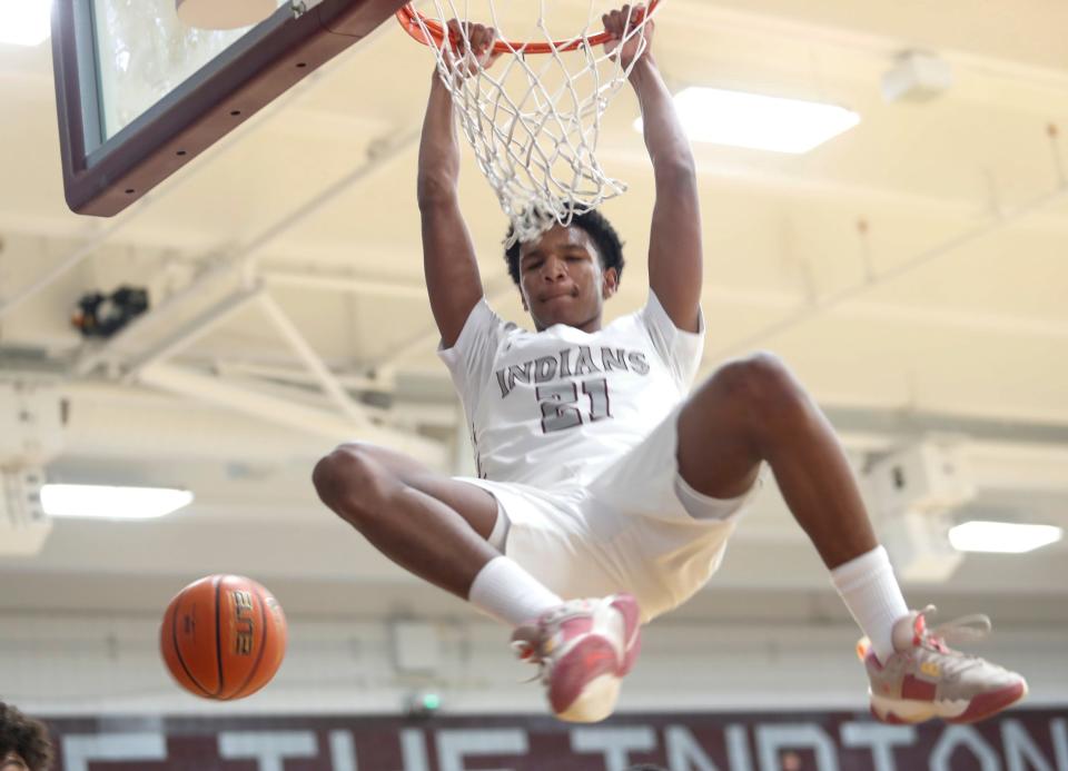 Ysleta High School’s Azaiah Thompson dunks against Del Valle High School during their game at Ysleta High on Jan. 16, 2024. Ysleta won 61-52.