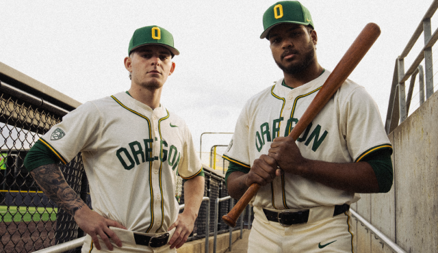 LOOK: Ducks unveil 'Mighty Oregon' throwback jerseys to be worn later this  year - Yahoo Sports