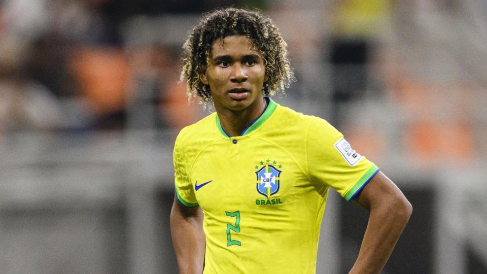 Real Madrid battle Chelsea for Brazilian teenager - report