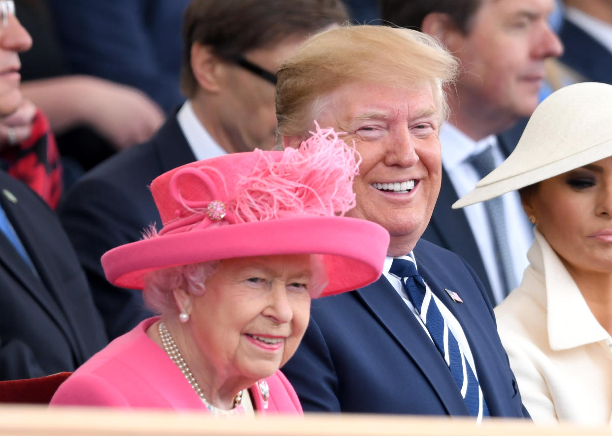 Reina Elizabeth II y el ex Presidente de Estados Unidos Donald Trump 2019 en Portsmouth, Inglaterra. (Photo by Karwai Tang/WireImage)