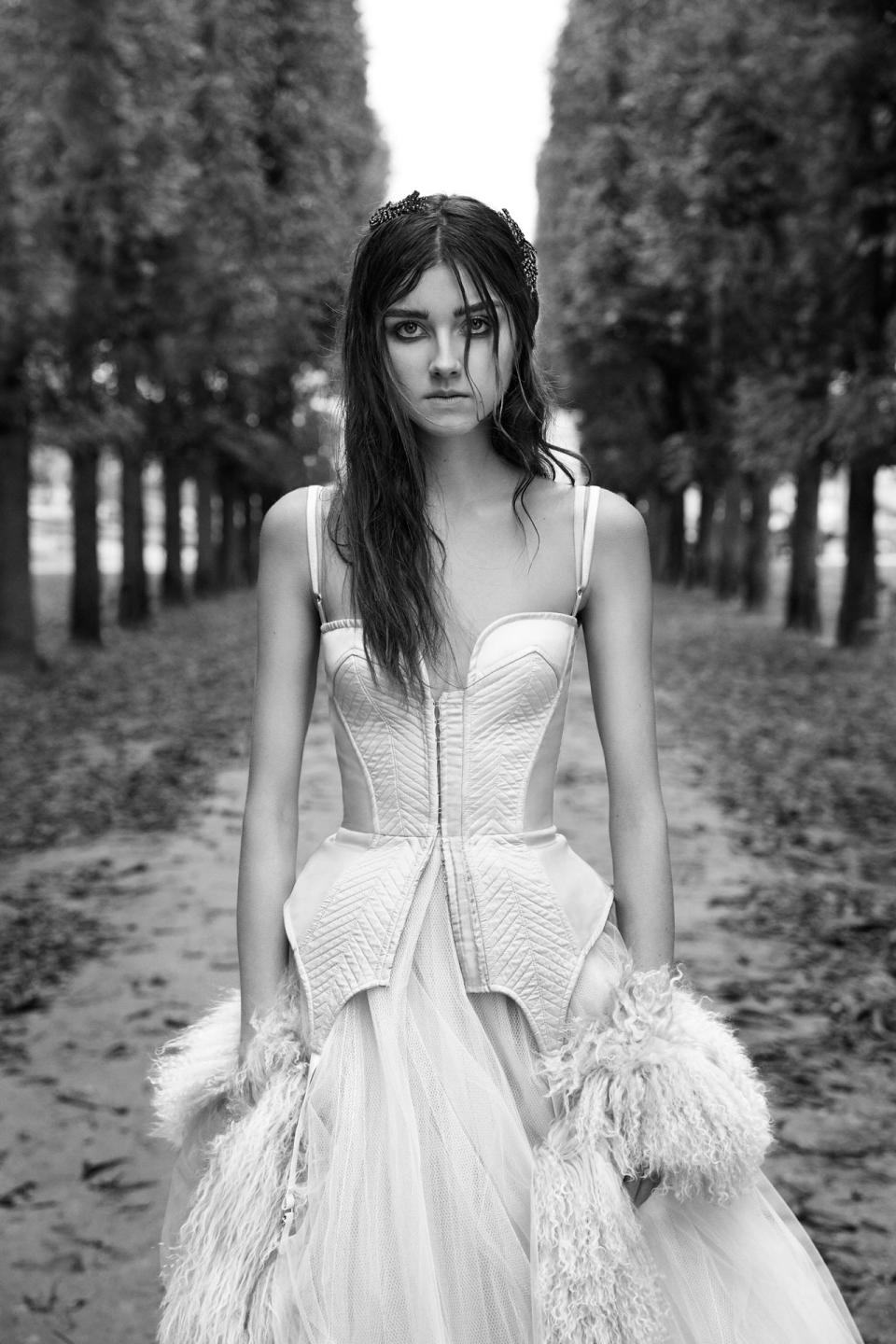 <p><i>A-line gown with trapunto accent on a silk corset and garter peplum. (Photo: Courtesy of Vera Wang/Patrick Demarchelier) </i></p>