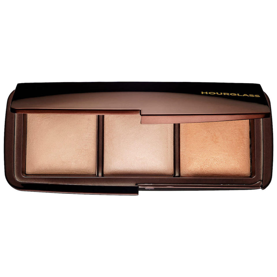 <p><b>Glow factor: Subtle sheen. Suitable for use during the day</b> </p><p>The palette offers three “lighting” options – Dim Light, Incandescent Light and Radiant Light.</p><p> I sometimes use Dim Light all over my face – not as a setting powder, but just to finish my makeup. It blurs any fine lines and gives skin the illusion being smooth and velvety. Incandescent Light is reserved for use on top of the cheekbones, bridge of the nose. And I dust Radiant light where the sun would normally hit. </p><p>The beauty of this palette is that you can use these powders alone or together to create the look you want. And because the powders are so finely milled, they work on all skin tones and are suitable for use on mature skin as well. </p>