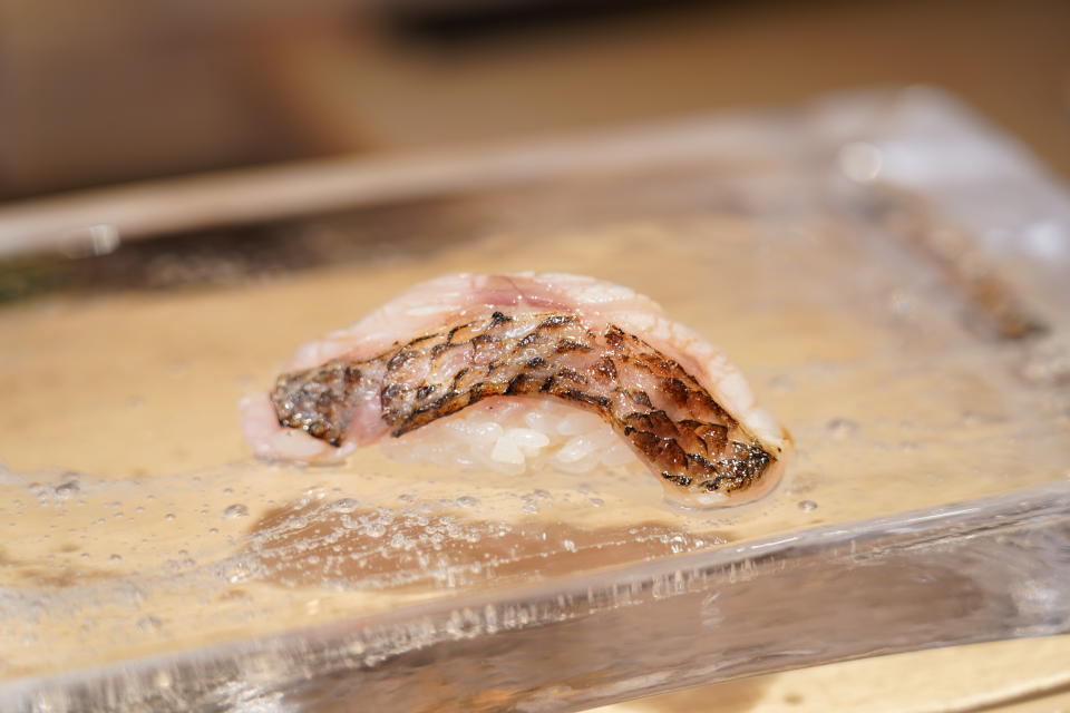  黑鯥壽司是當季時令，肉質肥美，魚鮮甚香。