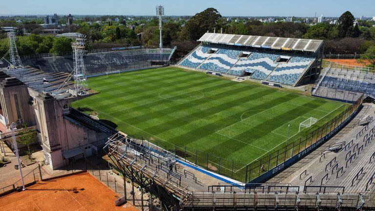 Desalojaron el estadio de Gimnasia y Esgrima de La Plata esta tarde, en la previa del superclásico con Estudiantes