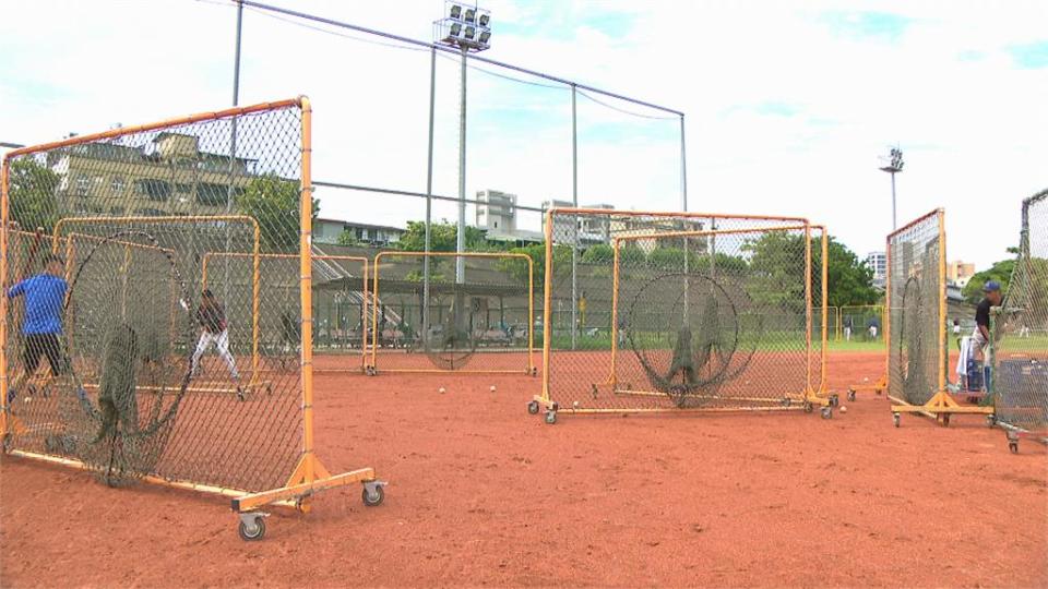 北市百齡河濱公園 避免佔用牟利爭議 棒壘球橄欖球足球場地 三月起全面收費