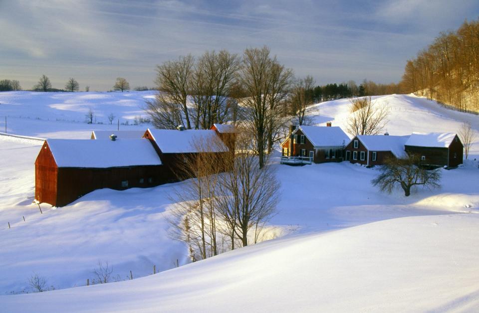 s woodstock farm at sunrise in winter snow