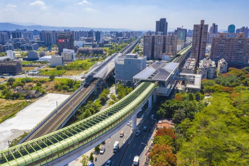 ▲「惠田花半里」坐擁北屯繁華靜謐，漫步就到松竹車站，享雙鐵共構之便利。(圖／惠田花半里提供)