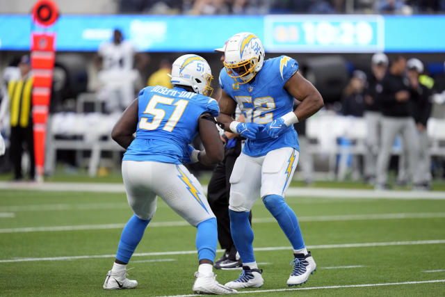 L.A. Chargers win sixth straight, beat Raiders