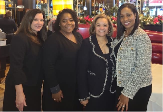 Photo caption: The Links Eastern Area Director, Shuana Tucker-Sims (center right) with KeyBank Key4Women National Director Rachael Sampson (far right), Key4Women Senior Initiatives Development Director, Colleen Dugarte (far left) and KeyBank Corporate Responsibility Officer, LaKisha Jordan (center left). Photo credit: KeyBank