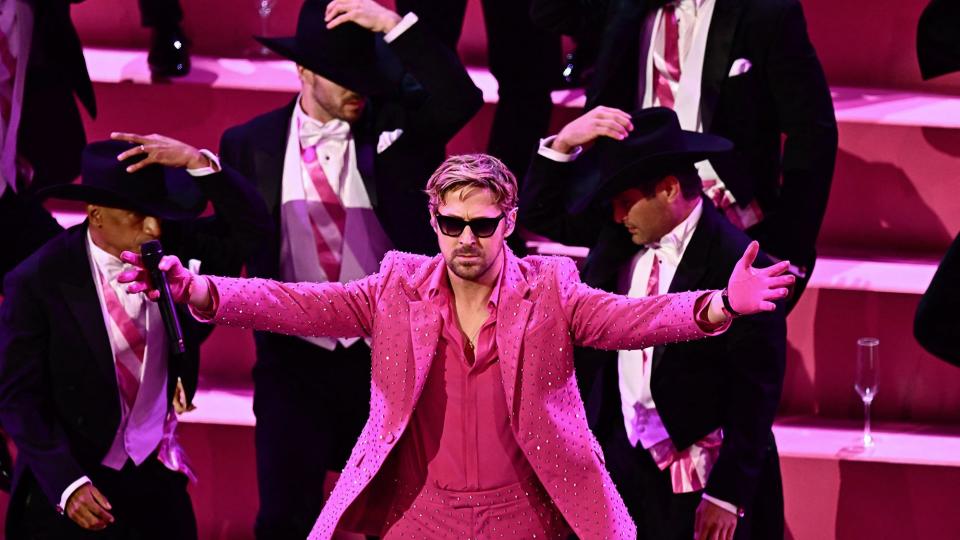 La memorable actuación de Ryan Gosling en los Premios Oscar 2024  interpretando 'I'm just Ken' | Vanity Fair