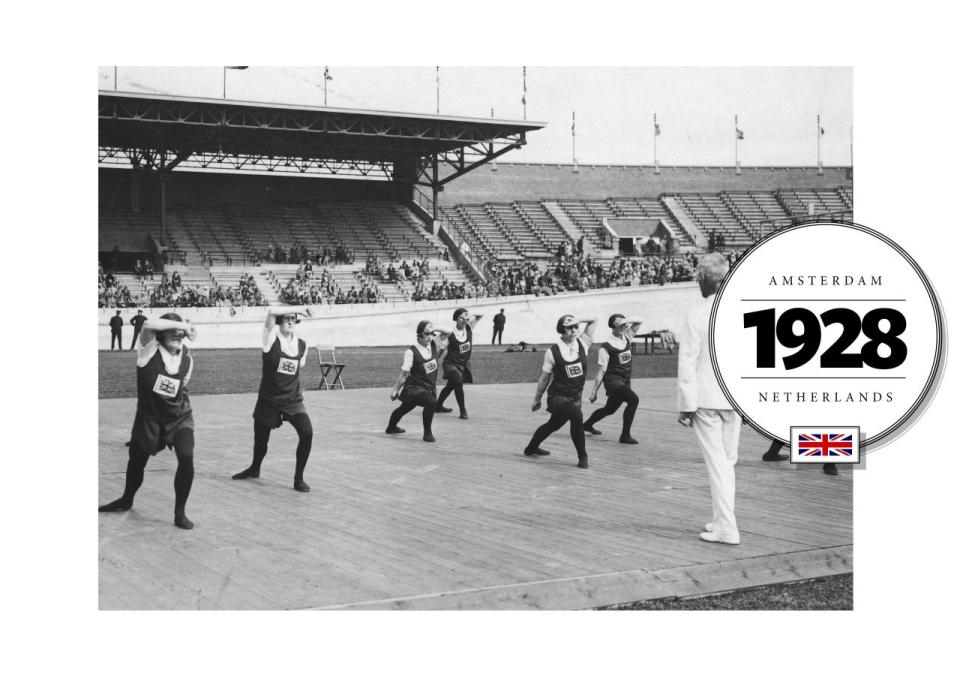 Les femmes ont été autorisées à participer aux épreuves de gym aux JO en 1928 mais la plupart des pays exigeaient qu'elles portent des jupes. L'équipe britannique portait  ainsi des robes courtes avec ceintures ornées du drapeau britannique.
