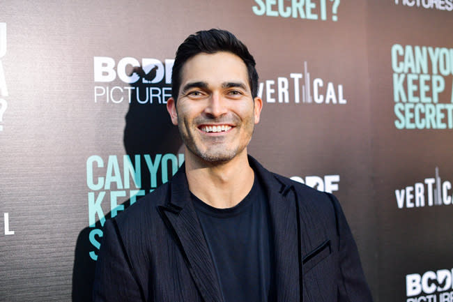 Tyler-Hoechlin-on-red-carpet-