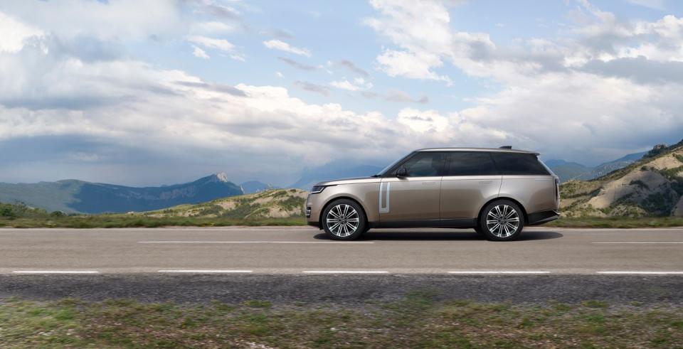 See the 2022 Land Rover Range Rover From Every Angle