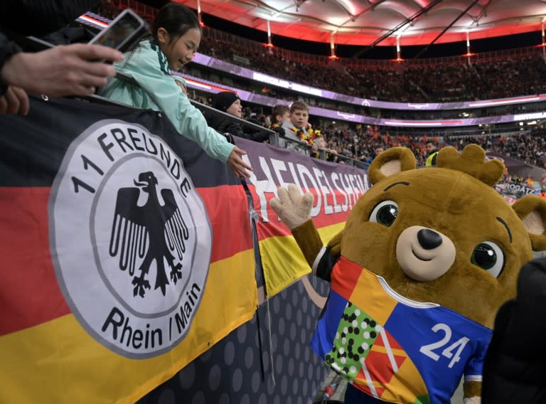 The mascot for the upcoming Euro 2024 Albaert greets fans. (Kirill KUDRYAVTSEV)