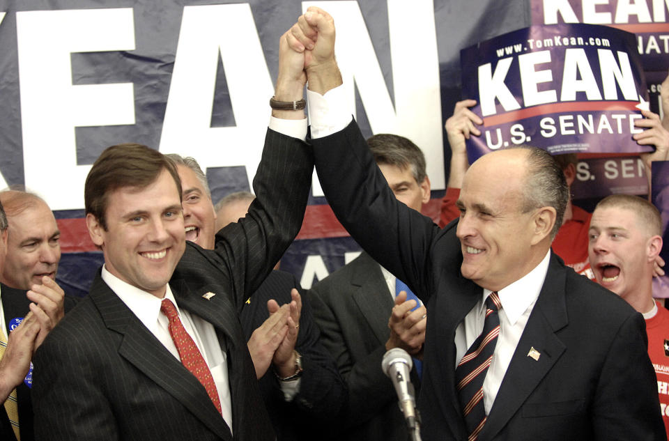 Tom Kean Jr. campaigns with former New York City Mayor Rudy Giuliani during Kean's losing bid for the U.S. Senate in 2006. (Photo: Chip East/Reuters)