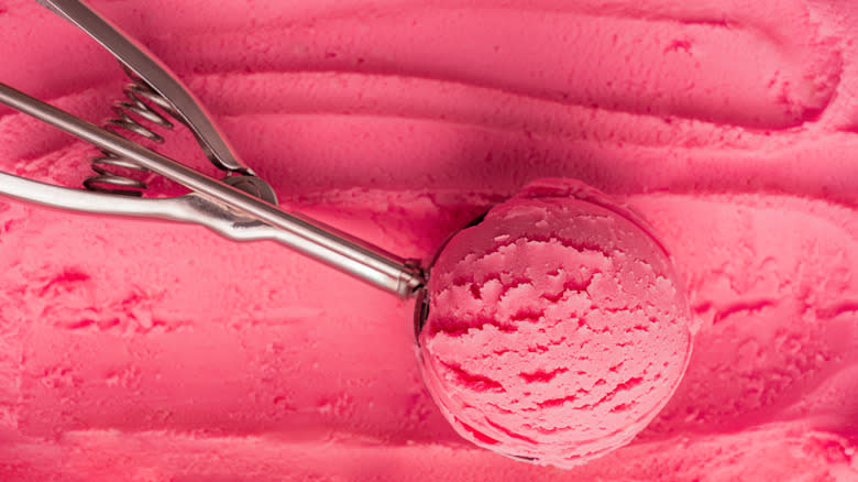 Pink sorbet scoop