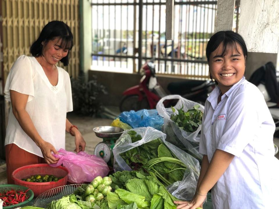 Truong Thi Hai Yên (right) at her home | Sandra Sobieraj Westfall