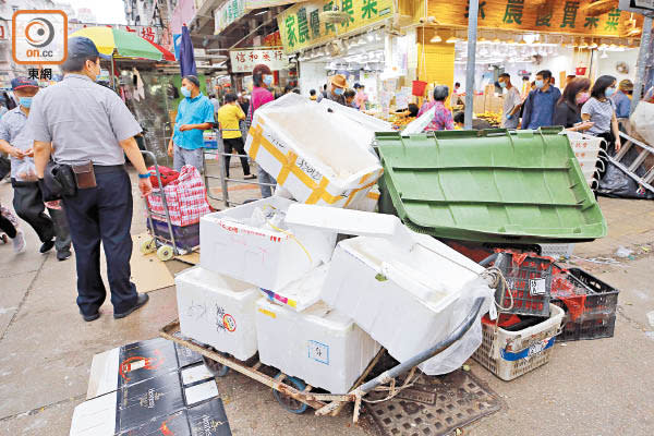 食環署監管不力，本港街道衞生愈趨惡劣。（李志湧攝）