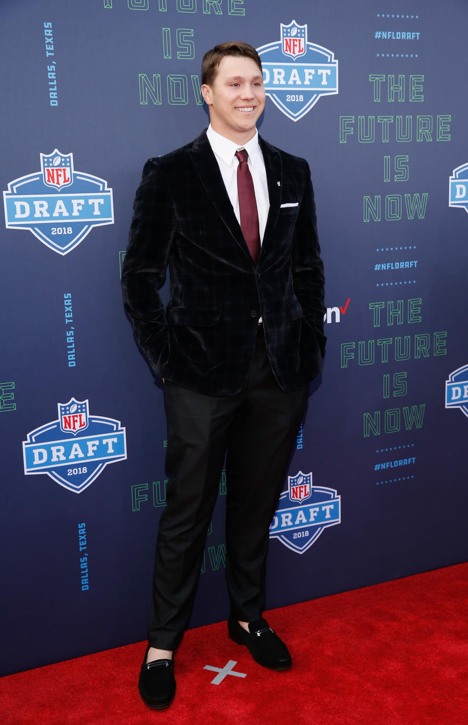 <p>Josh Allen of Wyoming poses on the red carpet prior to the start of the 2018 NFL Draft at AT&T Stadium on April 26, 2018 in Arlington, Texas. (Photo by Tim Warner/Getty Images) </p>