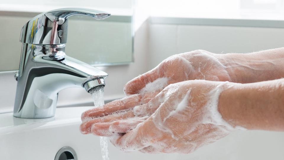 洗手後也要注意雙手保養。（示意圖／shutterstock達志影像）