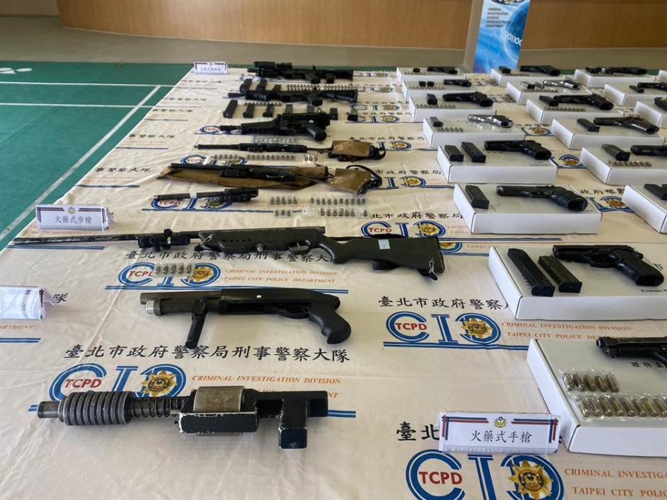 <strong>警方在鍾明靜兵工廠查獲各式槍彈，價值數百萬元。（圖／資料照片）</strong>