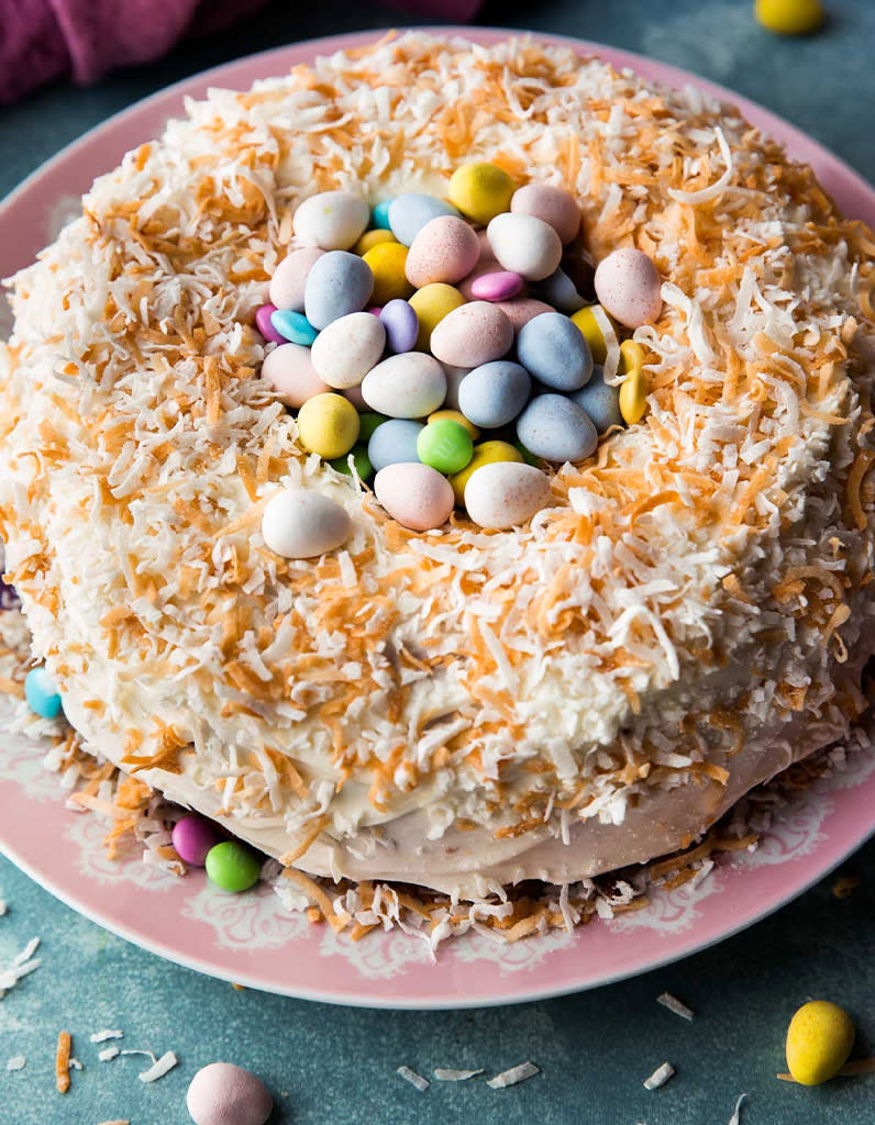 Gâteau nid de Pâques à la noix de coco