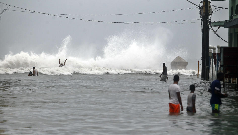 (FOTOS) El huracán Irma causa destrozos e inundaciones severas en Cuba