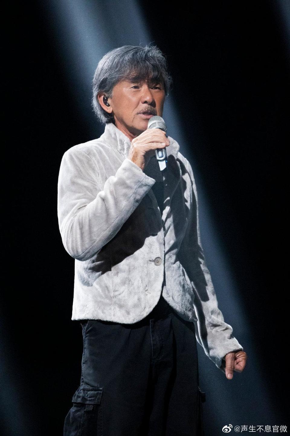 74歲的林子祥唱武俠組曲，讓觀眾彷彿回到看武俠港片的90年代。（聲生不息官博）