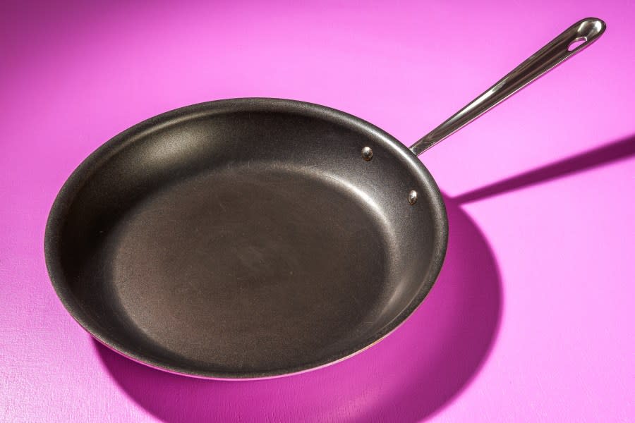 What is Teflon flu? The illness caused by nonstick pans