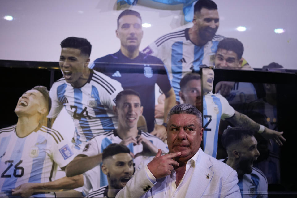 Claudio Tapia, presidente de la Asociación del Fútbol Argentina (AFA), durante la exhibición "Campeones del Mundo" en Buenos Aires, Argentina, el miércoles 5 de abril de 2023. (AP Foto/Natacha Pisarenko)