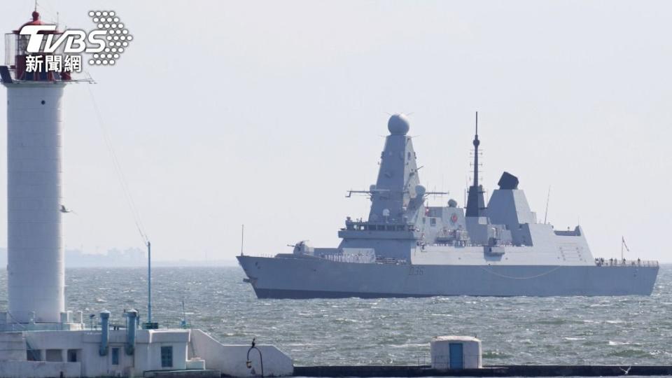 英國皇家海軍驅逐艦「保衛者號」18日進入黑海水域。（圖／達志影像路透社）