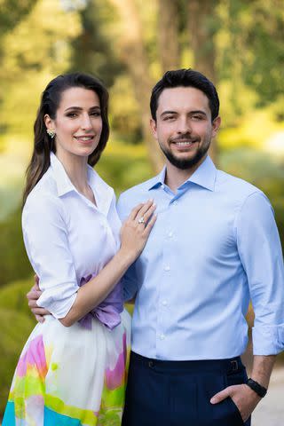 <p>Royal Hashemite Court/picture-alliance/dpa/AP </p> Photo of Princess Rajwa and Crown Prince Hussein