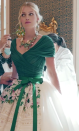 <p>La jeune femme s'est également illustrée en portant une magnifique robe verte et blanche d'inspiration florale et printanière. © Instagram Dolce & Gabbana</p> 