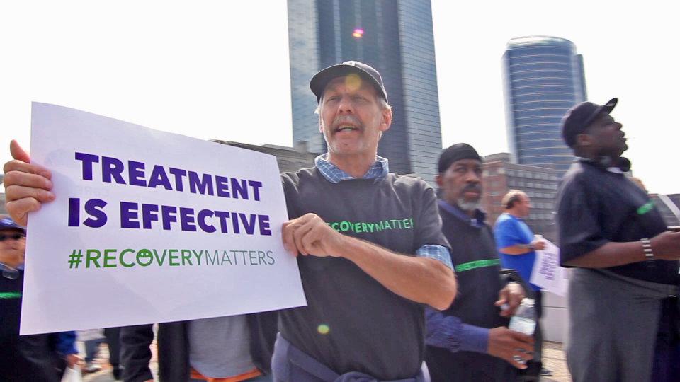 Marchers celebrate National Recovery Month in Grand Rapids, Mich. <a href="https://www.flickr.com/photos/sacredheartrehab/15173561710/in/photolist-p7QtfW-27rXxBC-pnimPN-pp41Va-S3zEL3-CbHjig-2h4m9TE-D96W66-27rXxAL-CFYWwb-2h4oKL5-R9cAic-2h4oL3h-pninfh-2h4nZHE-2h4oKRR-2h4m9ED-R9cESH-pnimDh-2h4m9mN-QXFtr2-pp3ZGt-2h4oL1D-2h4nZTz-2oAQSr8-QyZHBY-LZNzgj-R9cD2i-2cqYiND-PUxY8p-f7izxQ-HRdXWU-R9cFd2-QXB1ix-2ojTUQi-2h4kKJb-2hQGWS3-CbHkg8-2ojUFCF-qsmpB6-D1PbJg-2ojPTAR-uRqk2e-vNhxTz-nCKoZG-2hQLtBT-D6Mppq-pqeL95-9TckNM-QXFtEZ" rel="nofollow noopener" target="_blank" data-ylk="slk:Sacred Heart/flickr;elm:context_link;itc:0;sec:content-canvas" class="link ">Sacred Heart/flickr</a>, <a href="http://creativecommons.org/licenses/by-sa/4.0/" rel="nofollow noopener" target="_blank" data-ylk="slk:CC BY-SA;elm:context_link;itc:0;sec:content-canvas" class="link ">CC BY-SA</a>