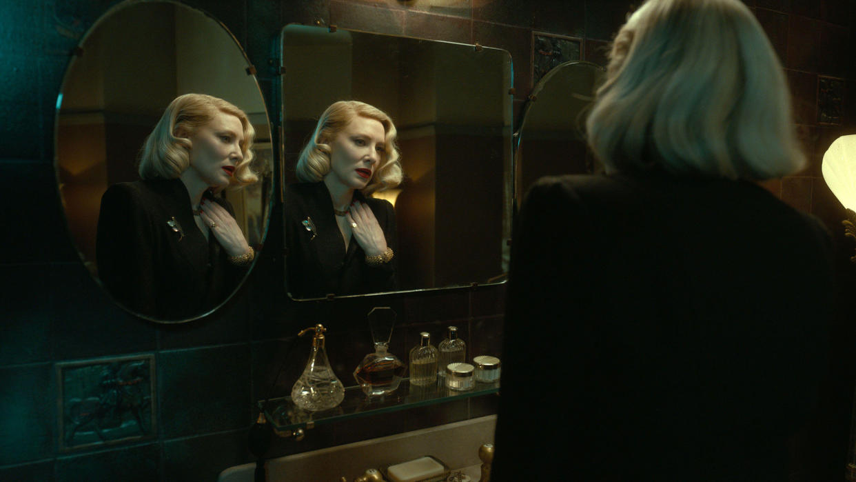 CATE BLANCHETT in NIGHTMARE ALLEY (2021), directed by GUILLERMO DEL TORO. Credit: Fox Searchlight Pictures/Double Dare You (DDY) / Album (Fox Searchlight Pictures / Alamy Stock Photo)