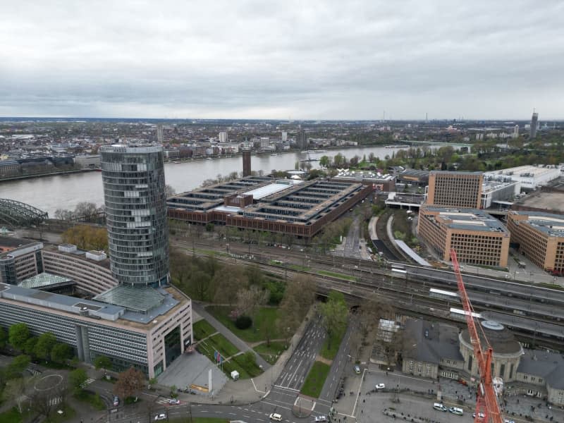 An aerial view of the premises of the RTL media group, which had to be evacuated due to the defusing of an aerial bomb. The discovery of an unexploded aerial bomb from World War II in Cologne forced the evacuation of broadcaster RTL's headquarters on Wednesday, but programming continued without disruption. Sascha Thelen/dpa