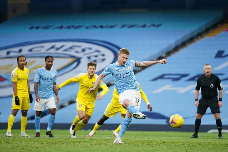 Kevin De Bruyne converts from the penalty spot (Getty)