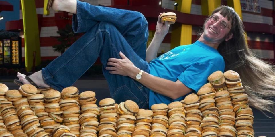 <span>Hasta agosto de 2021, Donald Gorske había comido 32,340 hamburguesas Big Mac. El hombre lleva un registro muy meticuloso de cada Big Mac ingerida. (Foto: Guinness World Records)</span>