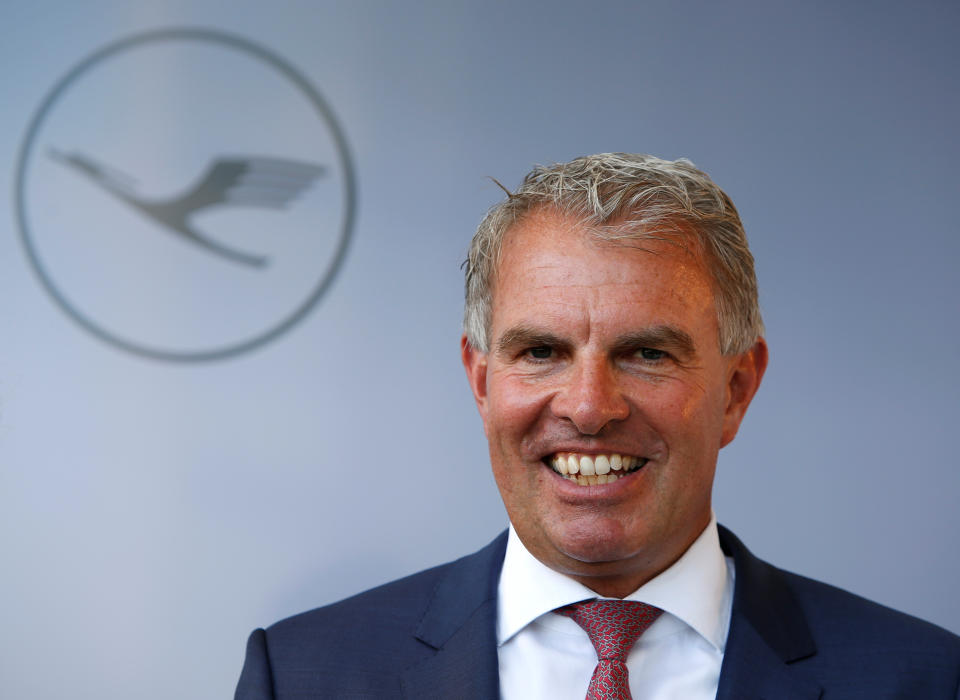 German airline Lufthansa CEO Carsten Spohr holds a speech next to a Lufthansa Airbus A350-900 before the baptism of the 10th Lufthansa A350 to the name "Erfurt" at Munich airport, Germany July 30, 2018.  REUTERS/Michaela Rehle