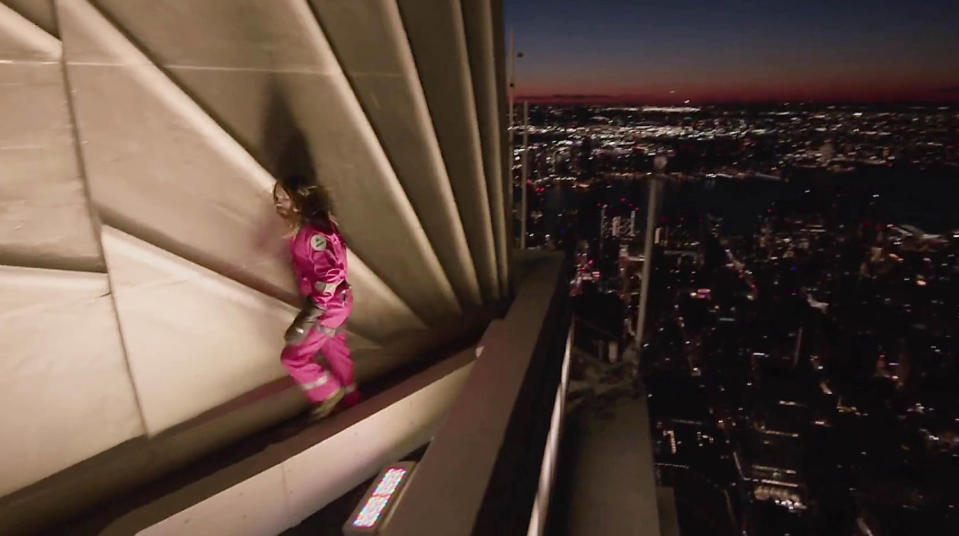 Jared Leto scales the Empire State Building (TODAY)