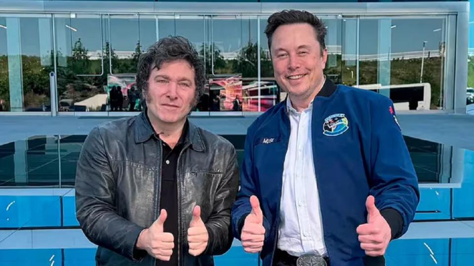 Elon Musk recibió a Javier Milei en la fábrica de Tesla en Texas