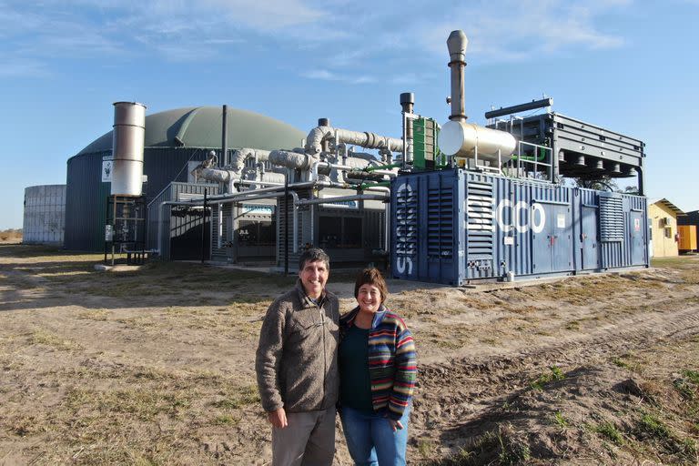 familia de Cordoba que tiene un criadero de cerdos e instalo un biodigestor que genera electricidad a partir del estiercol de los animales
BIOGAS
2022
campo
chanchos cerdo puerco