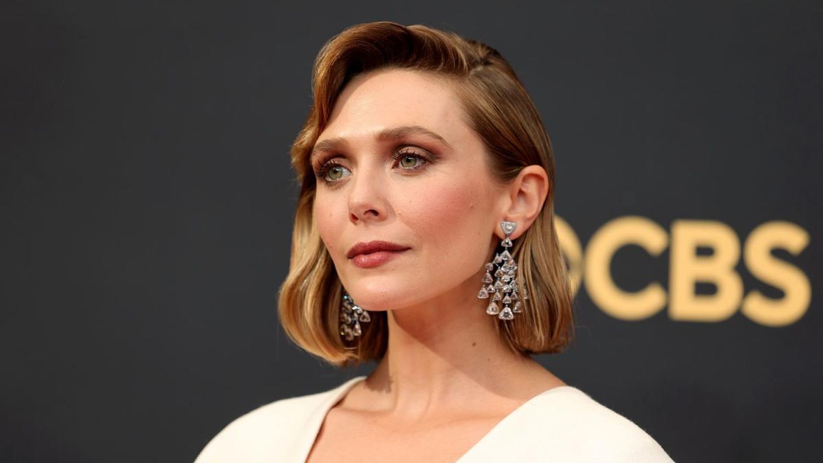 Elizabeth Olsen Says Criticism of Marvel Movies 'Takes Away from the Talented Crew'