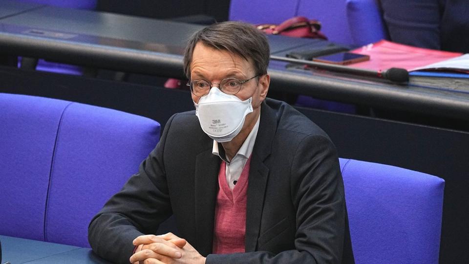 Karl Lauterbach, Gesundheitsexperte der SPD, nimmt an einer Sitzung des Bundestags teil. (Bild: dpa)