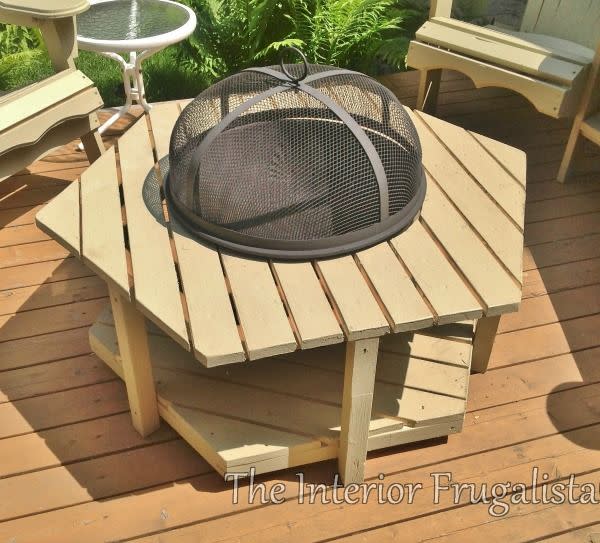 8) DIY Adirondack Fire Bowl Table