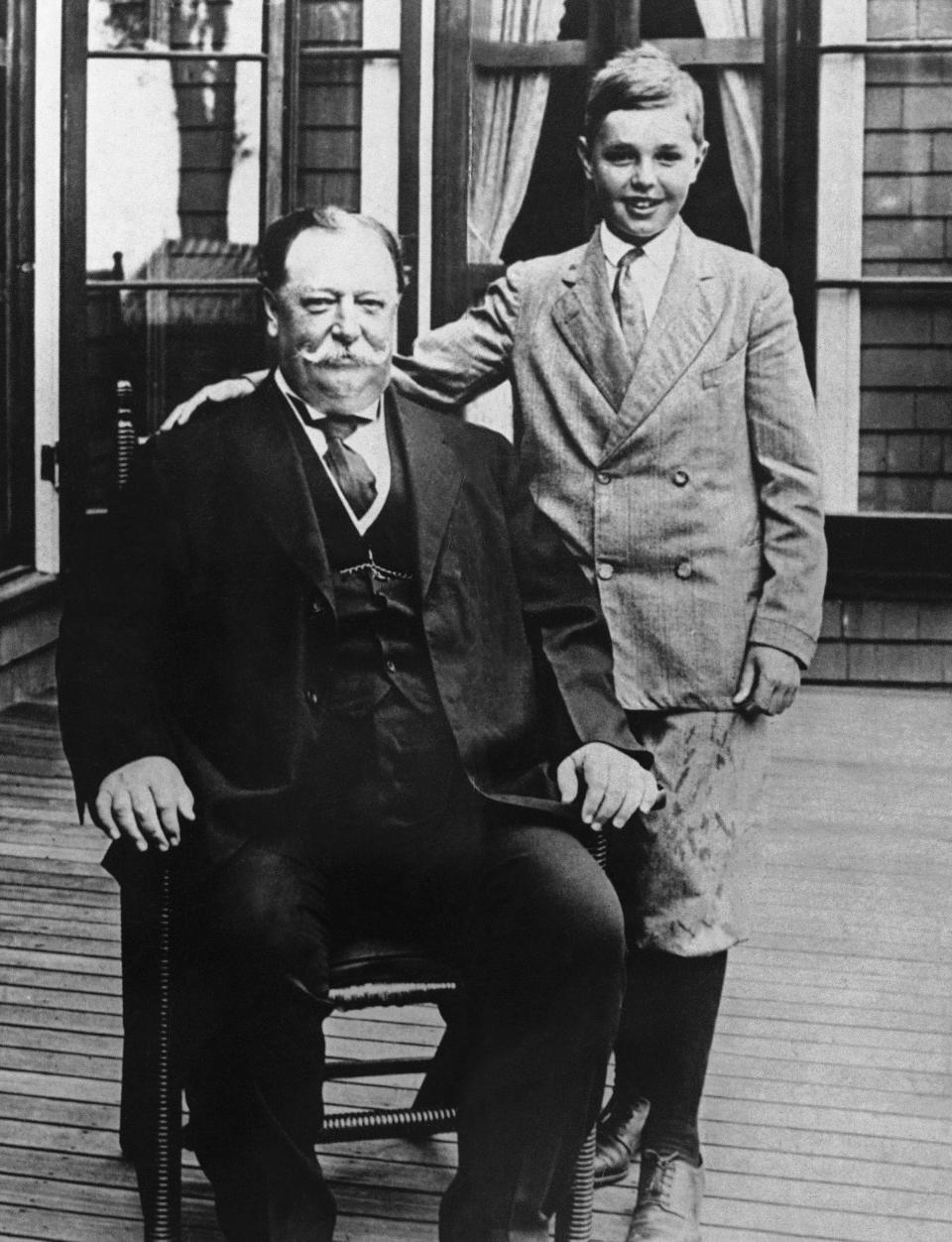 El 27° presidente de EEUU, William Howard Taft, y su hijo Charles. (AP Photo/File)